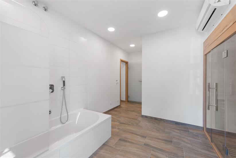 House K1, for 10 persons