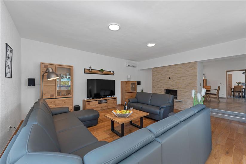 House K1, for 10 persons