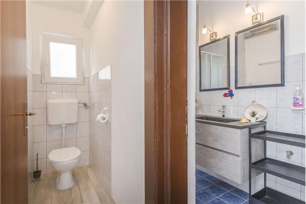 Apartment A2, for 5 persons