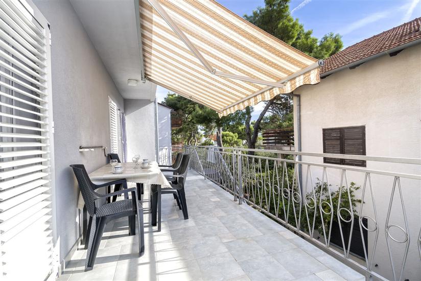 Apartment A2, for 5 persons