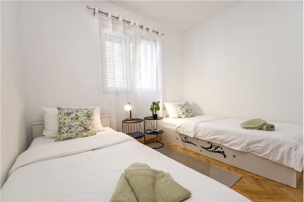 Apartment A2, for 5 persons