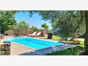 Villa Rapkinja Kvarners islands, Size 140.00 m2, Accommodation with pool