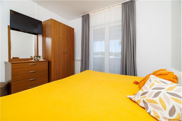 Apartment A2, for 5 persons