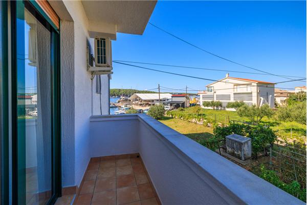 Apartment A2, for 5 persons