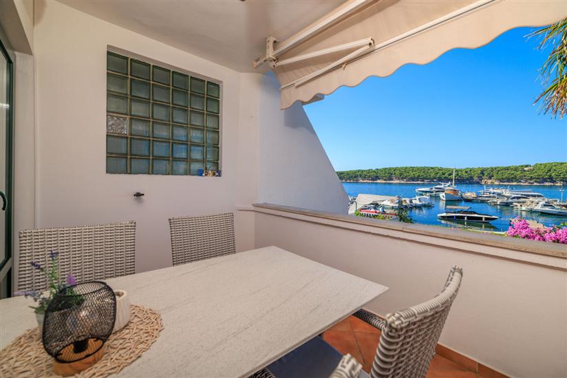 Apartment A2, for 5 persons