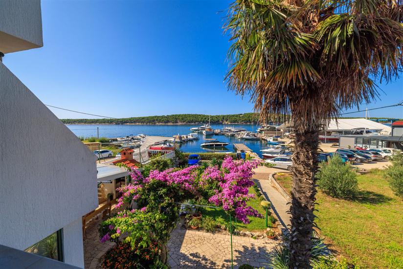 Apartment A2, for 5 persons