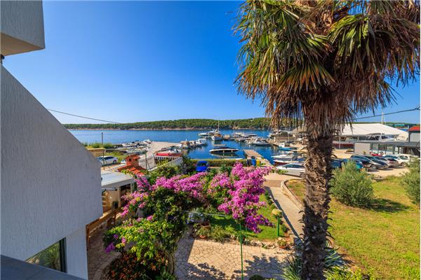 Apartment A2, for 5 persons