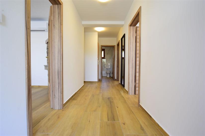 House K1, for 10 persons