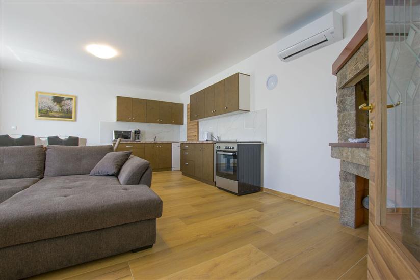 House K1, for 10 persons