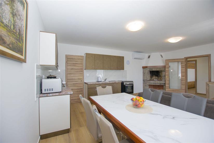 House K1, for 10 persons