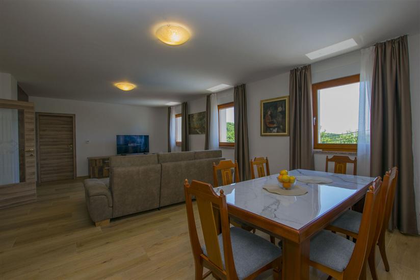 House K1, for 10 persons