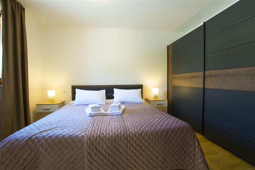 House K1, for 10 persons