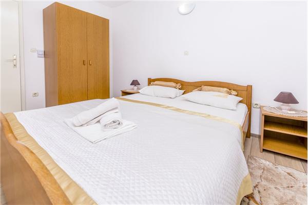 Apartment A6, for 6 persons