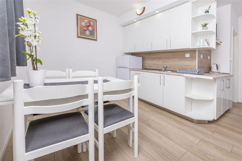 Apartment A6, for 6 persons