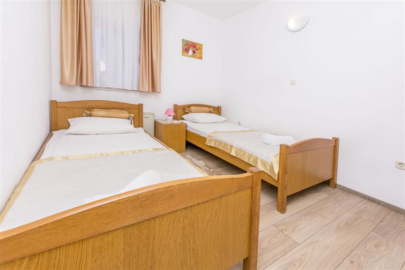 Apartment A11, for 6 persons