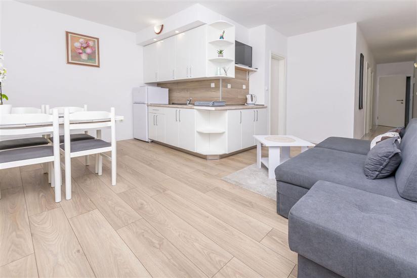 Apartment A11, for 6 persons