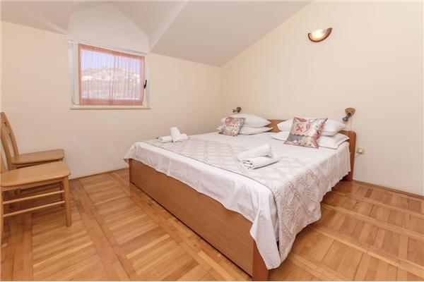 Apartment A4, for 4 persons