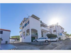 Apartments Toni Bilo (Primosten), Size 32.00 m2, Airline distance to the sea 50 m