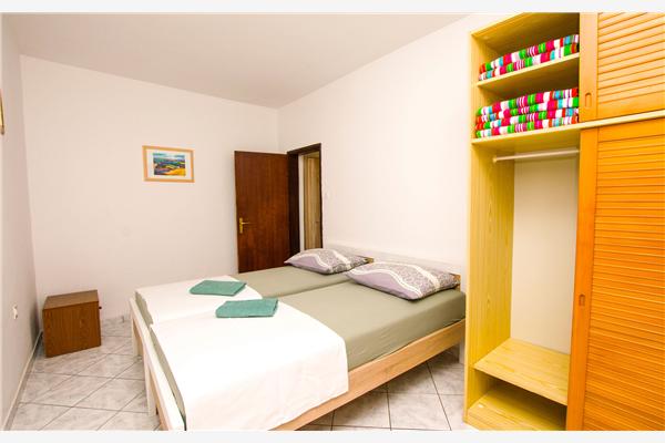 Apartment A1, for 5 persons