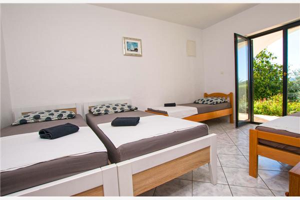 Apartment A1, for 5 persons