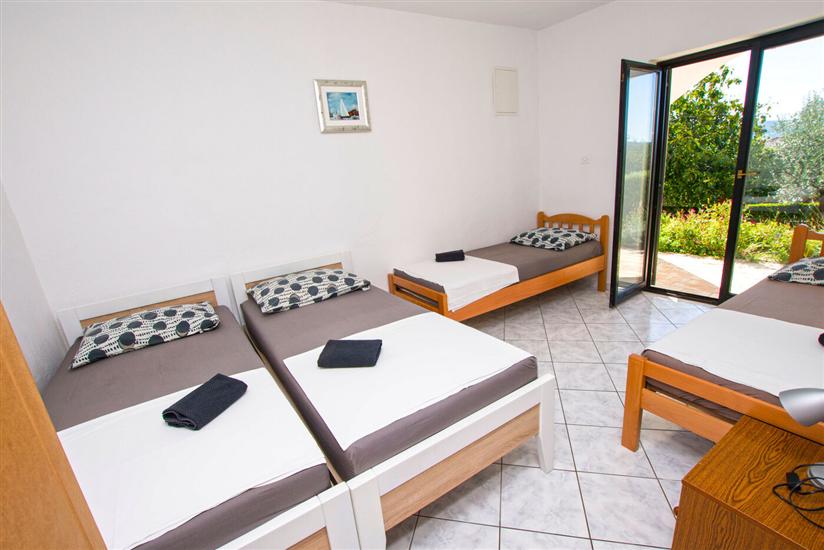 Apartment A1, for 5 persons