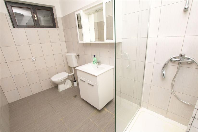 Apartment A1, for 5 persons