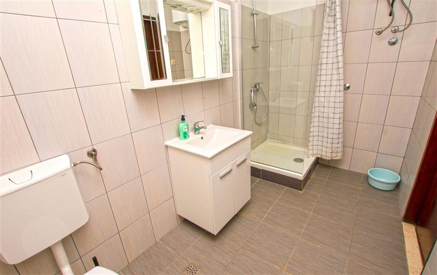 Apartment A1, for 5 persons
