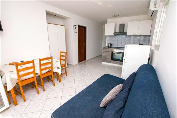 Apartment A4, for 3 persons