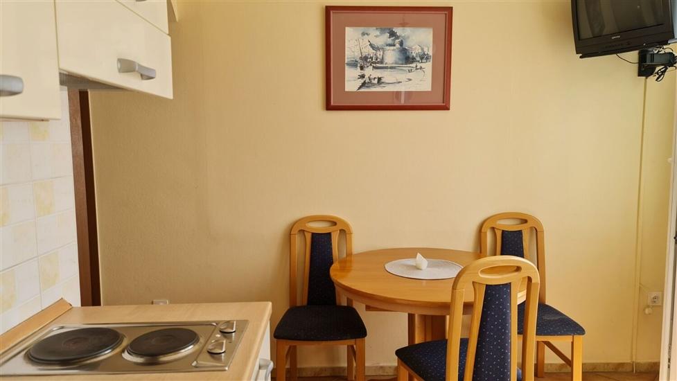 Apartment A4, for 3 persons