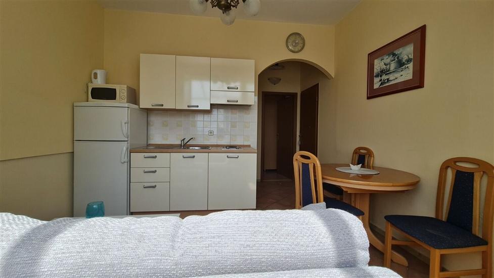 Apartment A4, for 3 persons