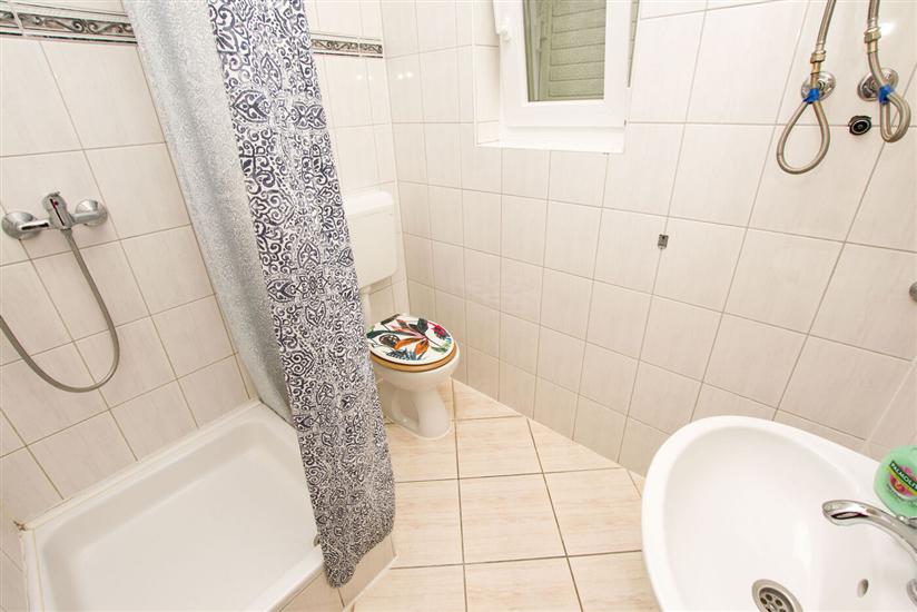 Apartment A5, for 6 persons