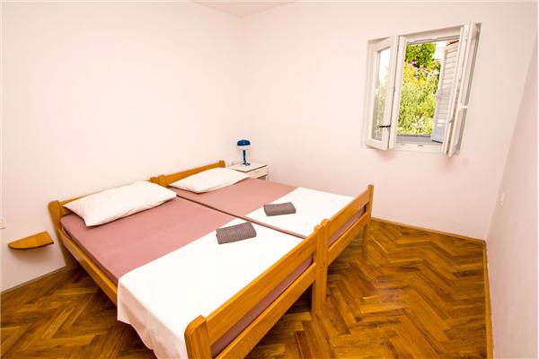 Apartment A5, for 6 persons