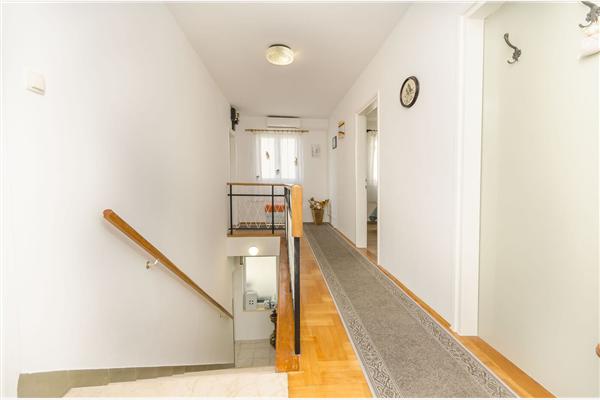 Apartment A1, for 6 persons