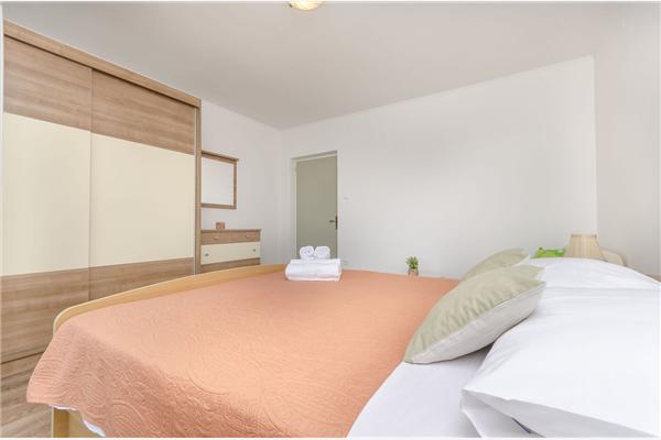 Apartment A1, for 6 persons