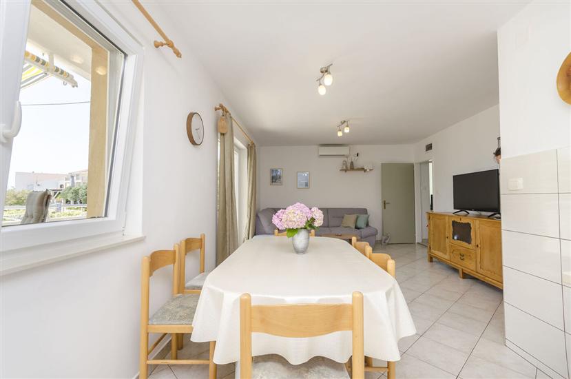 Apartment A1, for 6 persons