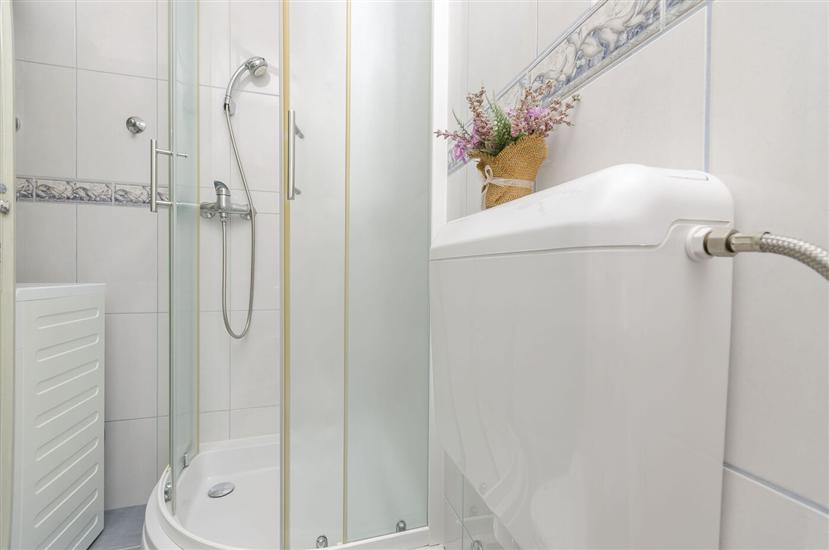 Apartment A1, for 6 persons