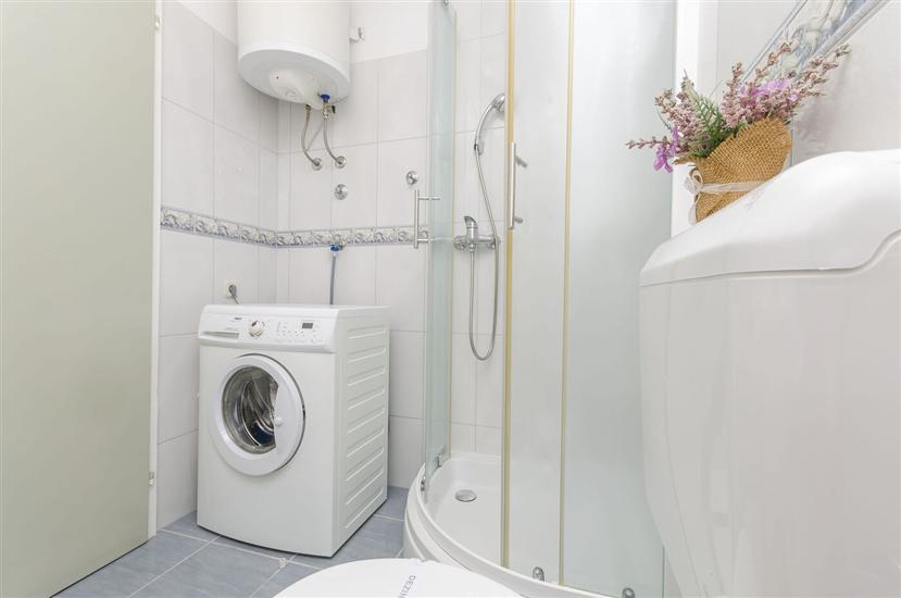 Apartment A1, for 6 persons