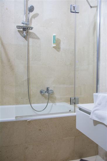 Room S201, for 4 persons