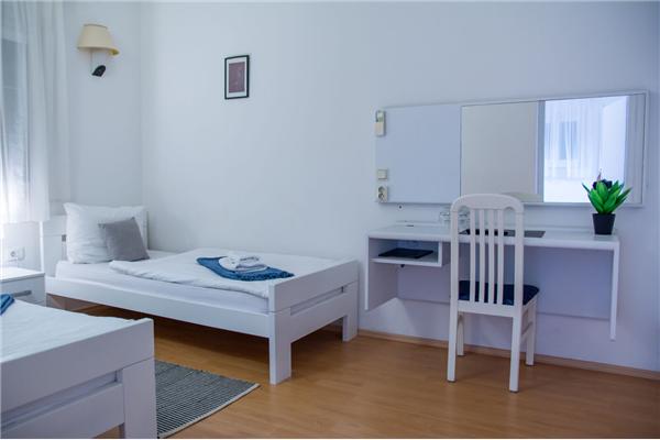Room S201, for 4 persons