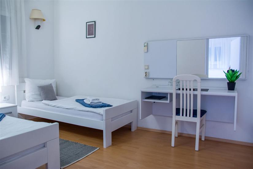 Room S201, for 4 persons