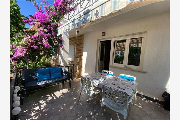 Room S1, for 2 persons