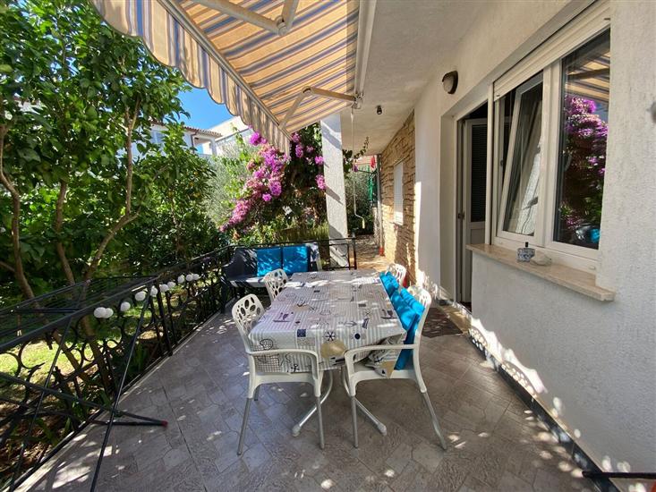 Room S1, for 2 persons