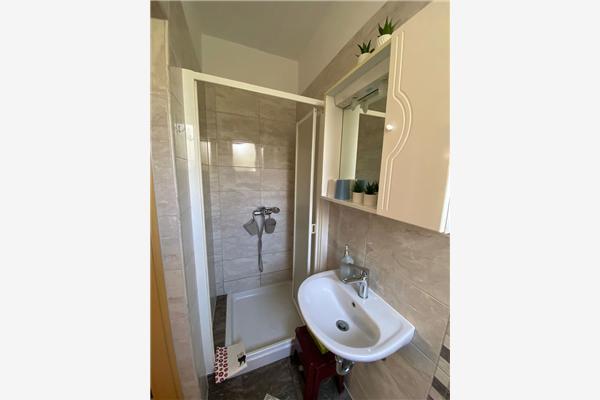 Room S1, for 2 persons