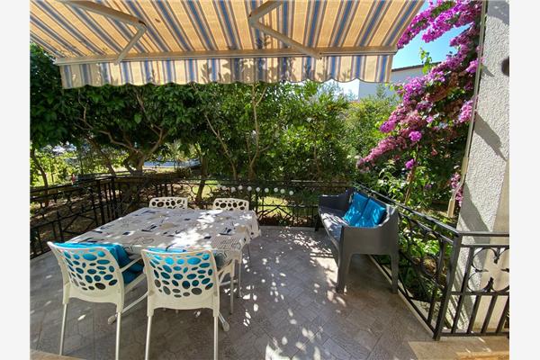 Room S1, for 2 persons