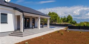 House - Slatina - island Vir