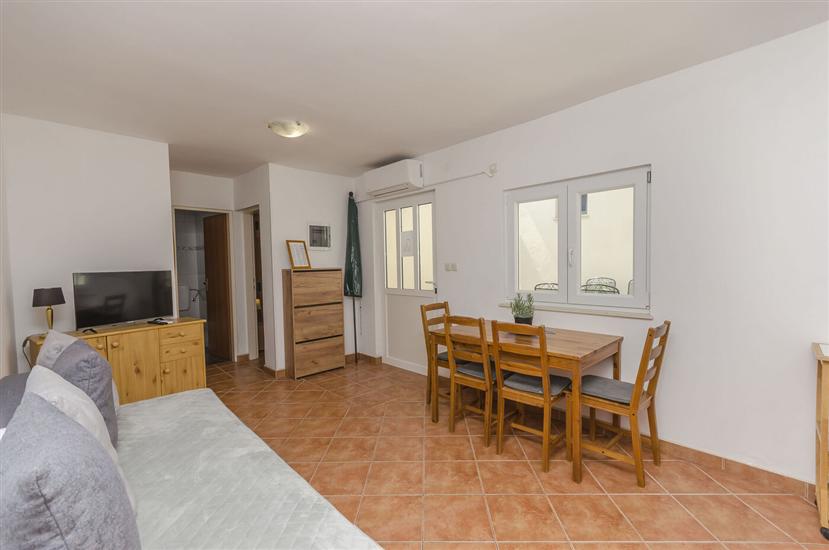 Apartment A2, for 3 persons