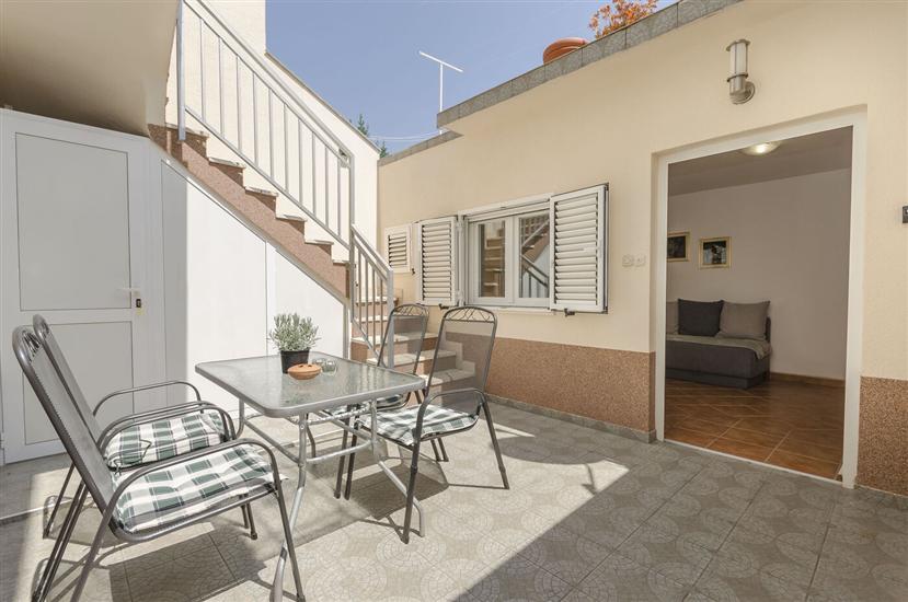 Apartment A2, for 3 persons