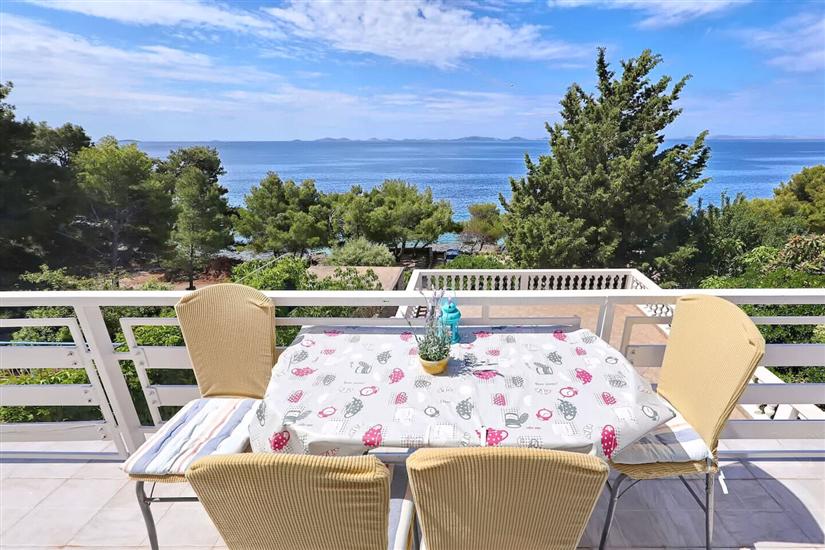 Apartment A1, for 6 persons