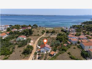 Apartmaji Snjeza , Kvadratura 45,00 m2, Oddaljenost od morja 80 m, Oddaljenost od centra 500 m