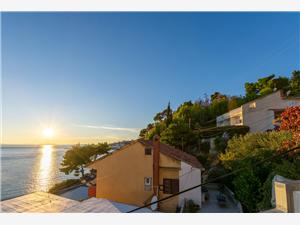 Apartments Mari Krilo Jesenice, Size 51.00 m2, Airline distance to the sea 50 m, Airline distance to town centre 800 m